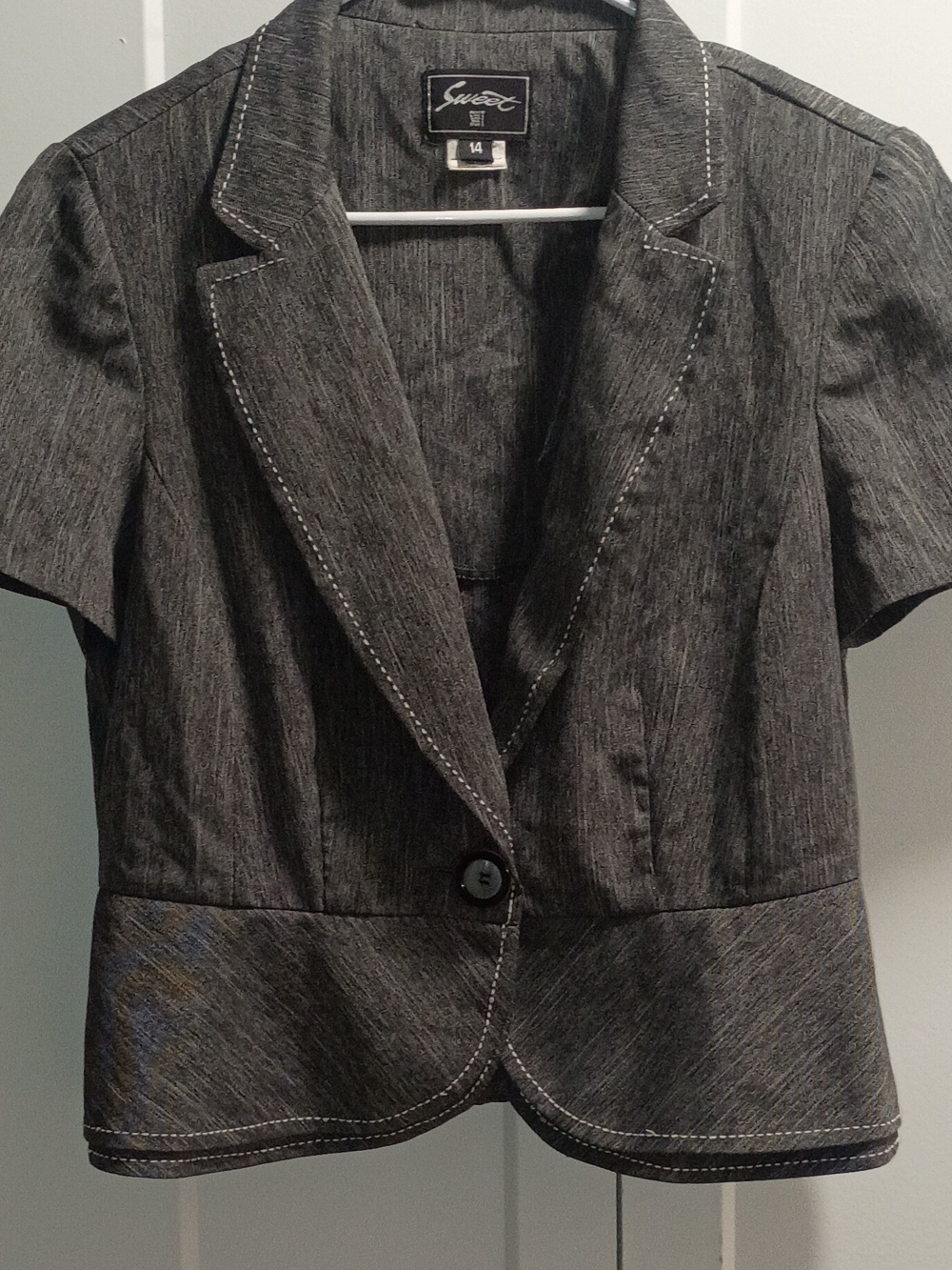 Sweet Gray Short-Sleeve Peplum Blazer